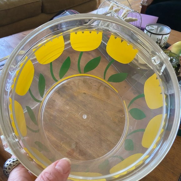 Vintage 1960’s Lucite Large Ice Bucket - Picture 5 of 7